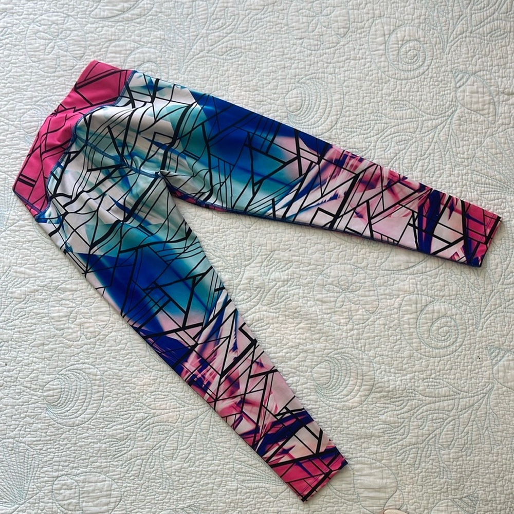 OWFit | Colorful Geometric Print 100% Colombian Leggings Small Size 4